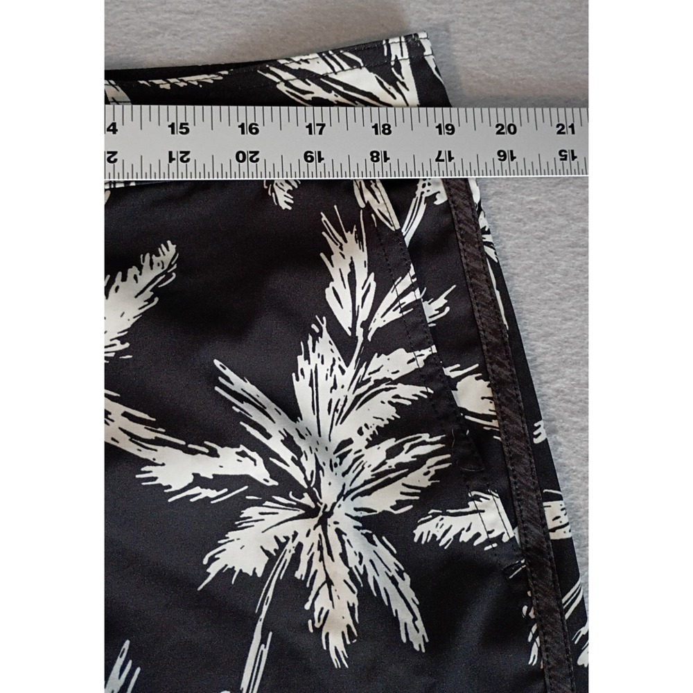 American Eagle Men's Size Large Swim Board Shorts Tropical Print Black/White - Picture 6 of 14